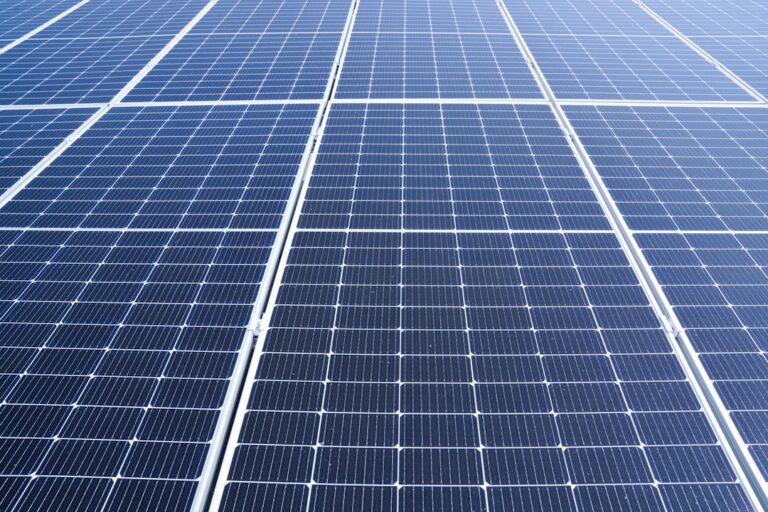 Ventajas económicas de la energía solar para tu negocio